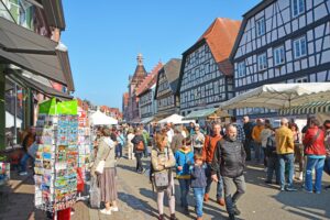 Besucher beim verkaufsoffenen Sontag in Zell am Harmersbach